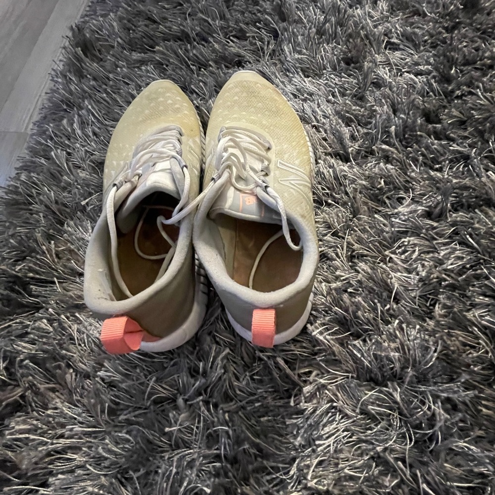New Balance - Picture 3 of 5